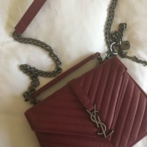 New leather purse